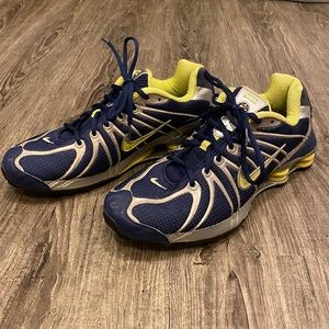 Men’s Nike Shox size 12